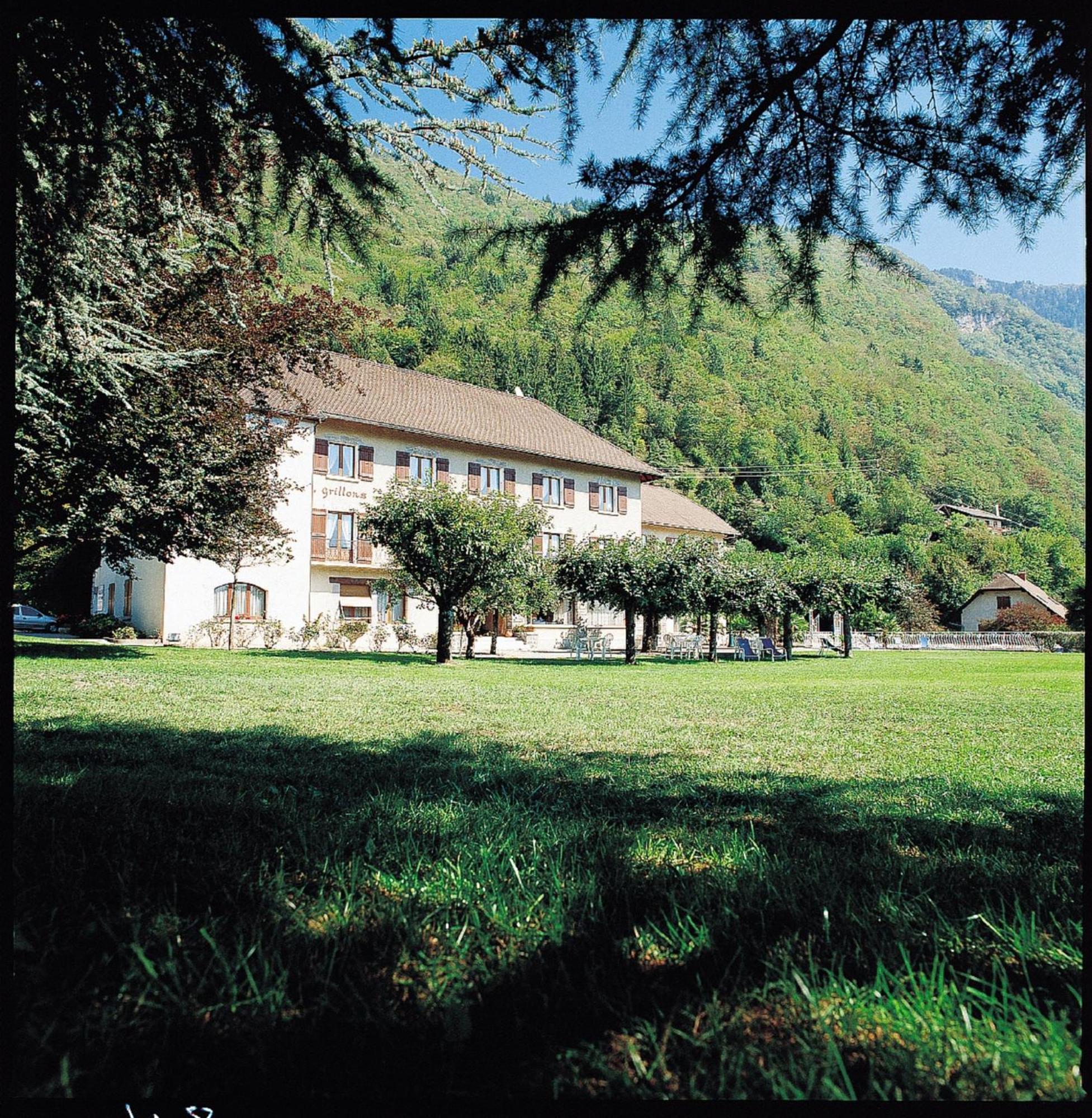 Hotel Les Grillons Talloires Esterno foto